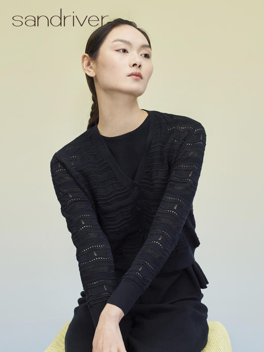 V领挑孔长袖女开衫 SJS95W031K 商品图2