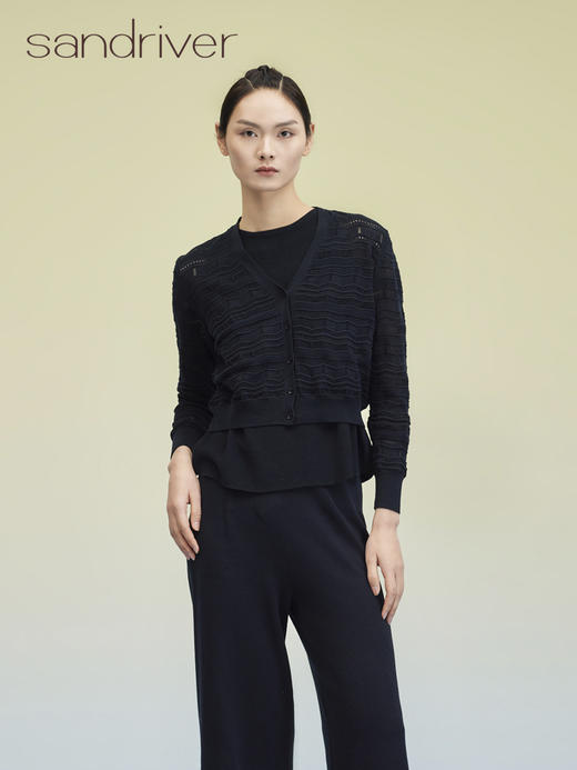 V领挑孔长袖女开衫 SJS95W031K 商品图0