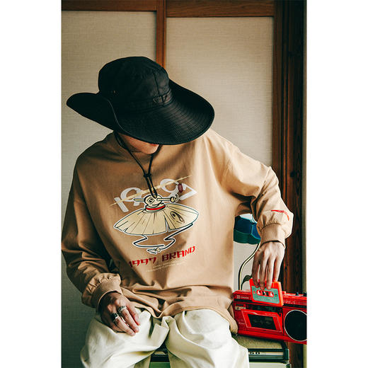 药九玖柒 1997邮政局/斗笠长袖T恤/JQ21110120 商品图3