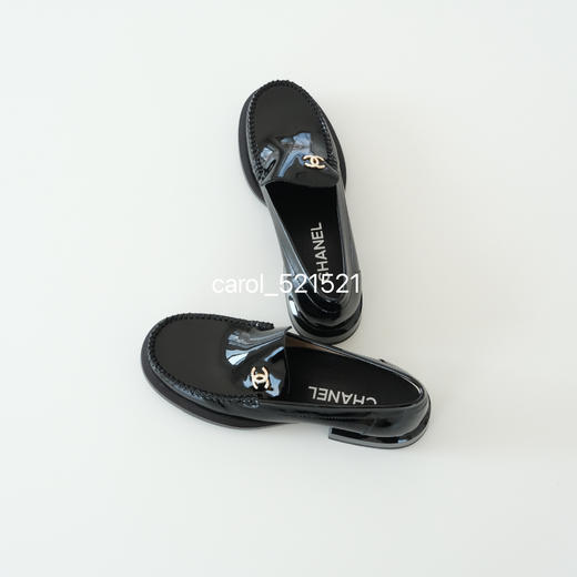 买手单 C春夏新款进口漆牛皮乐福鞋 施华洛珍珠双C扣饰 精致优雅轻盈好穿 商品图2