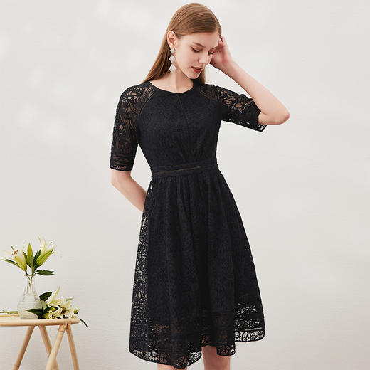 EITIE爱特爱春季新款洋气镂空蕾丝显瘦收腰连衣裙女裙6907640 商品图2