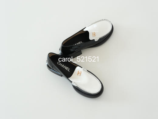 买手单 C春夏新款进口漆牛皮乐福鞋 施华洛珍珠双C扣饰 精致优雅轻盈好穿 商品图4