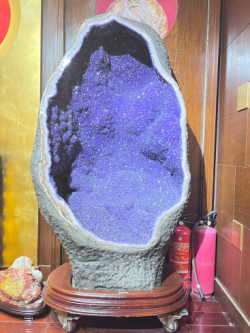 吉祥天地 紫水晶洞