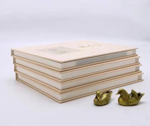 《星云禅话与方云禅画》，精装函套，16开，全四册，星云大师文，方云画，三联书店2017年一版一印，848页，定价272，售价108元。非偏远地区包邮。 商品图2