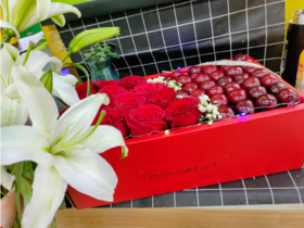樱桃玫瑰鲜花礼盒（拼团）