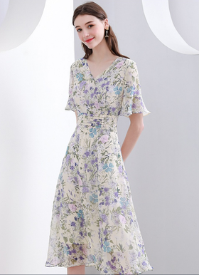 未风雪纺碎花连衣裙女夏2023年夏季新款v领气质收腰显瘦女装裙子