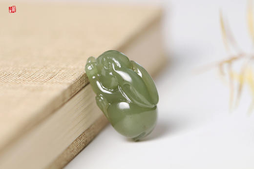 和田玉【玉兔】吊坠 配精美挂绳 商品图3