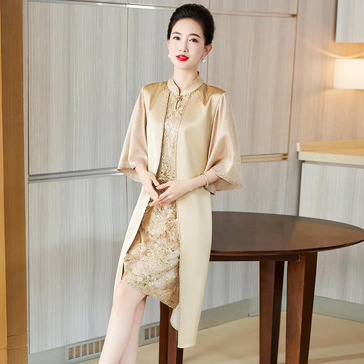 LC-2318春夏妈妈礼服高贵喜优雅婆婆婚宴礼服时尚假两件连衣裙 商品图3