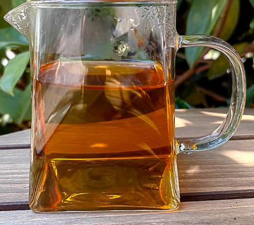 捡漏了！高货来袭【中茶贺开老树】2018年头春老树原料；中茶在勐海建厂第一年陈年系列首款；也是2018年中茶陈年系列当年主打产品，掌柜私藏款数量稀珍；357g/饼 商品图6