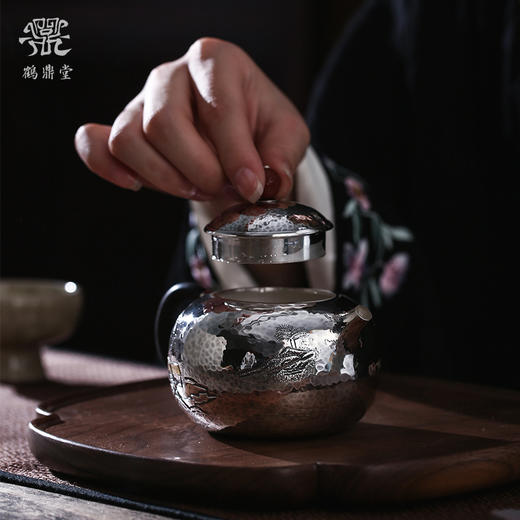 鹤鼎堂 闻天系列僩兮急须錾刻山清水秀（银色)（缺货） 商品图2