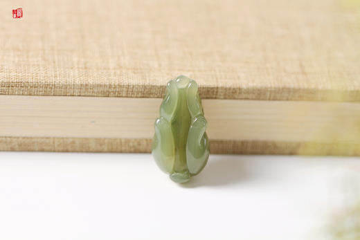 和田玉【玉兔】吊坠 配精美挂绳 商品图4