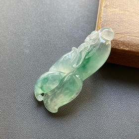 冰种飘阳绿翡翠玉兰花