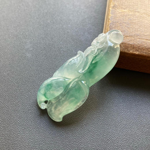 冰种飘阳绿翡翠玉兰花 商品图0