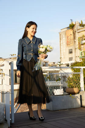 牛仔外套+网纱半身裙三件套