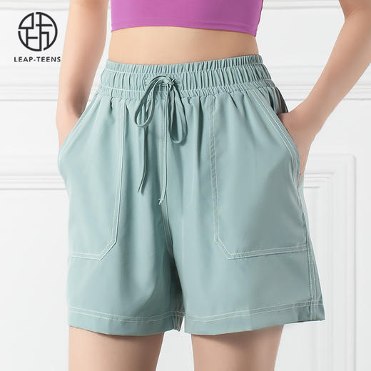 跃牌【禅语梵心系列】双肩带聚拢运动瑜伽服速干撞色线假两件瑜伽短裤F2150（可拆胸垫）+F2160 商品图10