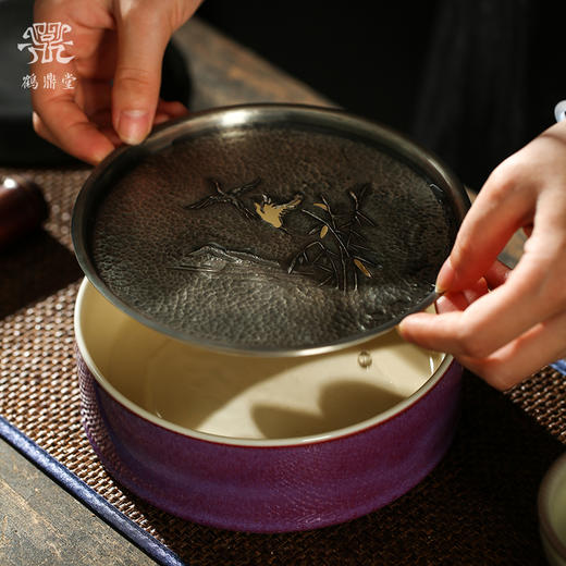 鹤鼎堂 闻天系列钧瓷鸿瑞壶承錾刻仙鹤银托（缺货） 商品图2