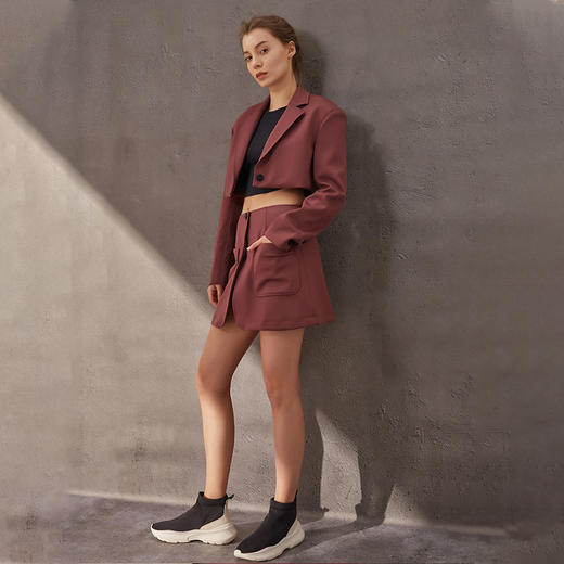 【仅剩xs/s码】TITIKA瑜伽运动休闲外套修身短西服长袖健身上衣女120J30732 商品图3