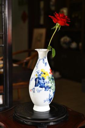 釉下五彩花开富贵玉壶春