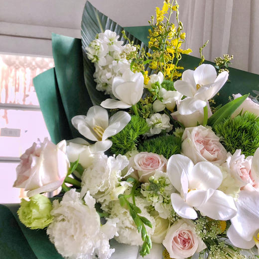 《春色》清新蝴蝶兰跳舞兰绿色花束 商品图2