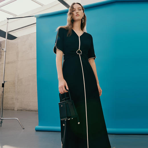 EITIE爱特爱夏季新款干练成熟V领高腰显瘦连衣裙7407108 商品图4