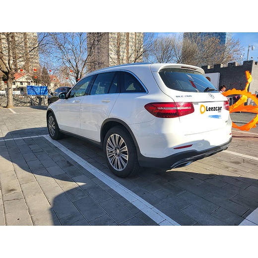 奔驰	GLC 260 4MATIC 动感型【长租-北京】 商品图2