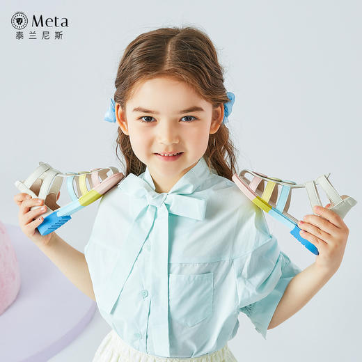 泰兰尼斯meta女童凉鞋2023夏季新款儿童时尚罗马鞋彩虹软底包头鞋 M18X3B2761 商品图4