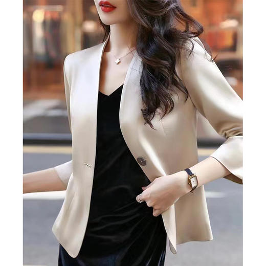 Jin口缎面三醋酸！曲线特好特显瘦！V领小西装外套女 M2301 商品图0