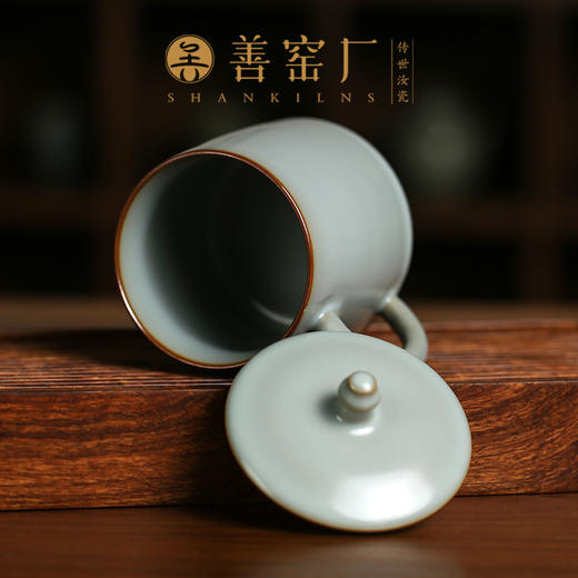 春茶伴侶 汝瓷办公杯（将军杯/汉铎杯）李善明制 原矿玛瑙入釉 色泽青脆滑滋 釉色肥润莹亮 （景德镇发货） 商品图7