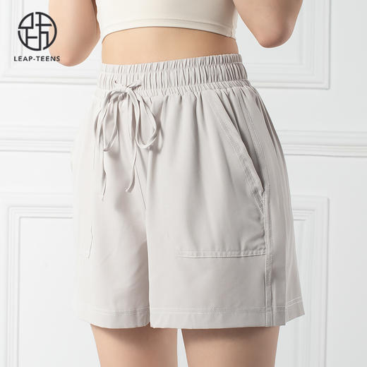 跃牌【禅语梵心系列】双肩带聚拢运动瑜伽服速干撞色线假两件瑜伽短裤F2150（可拆胸垫）+F2160 商品图13