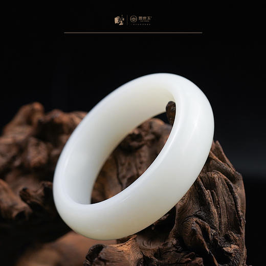 新疆国玉盟世玉和田玉糖羊脂玉手镯58.5圈口【带证书·顺丰物流】 商品图1