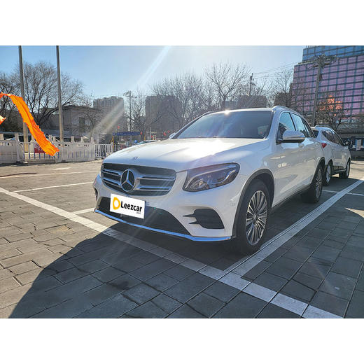 奔驰	GLC 260 4MATIC 动感型【长租-北京】 商品图1