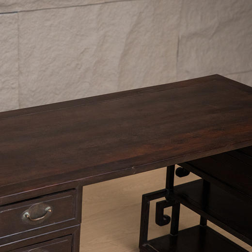 清 紫檀拐子纹褡裢式书桌 商品图1