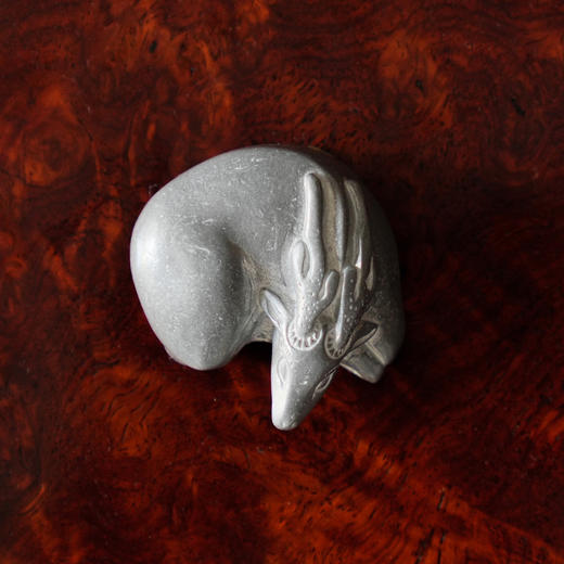 百年制锡 乾茂号｜呦呦鹿鸣搁置摆架  小鹿原色搁置  摆件  长:4cm 宽:3.7cm 高1.4 商品图0