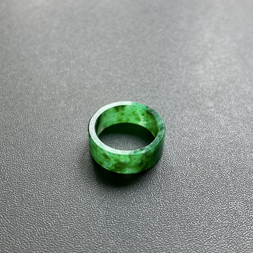 糯种阳绿辣色翡翠圆环 商品图3