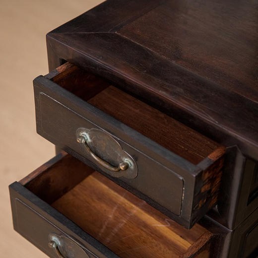 清 紫檀拐子纹褡裢式书桌 商品图2