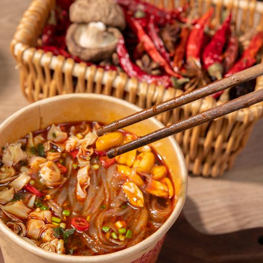 嗨吃家酸辣宽粉135g*6桶 商品图3