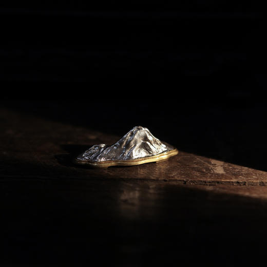 乾茂号/纯银山石  银山铜底搁架 摆件茶道配件   长约5.3cm 商品图1