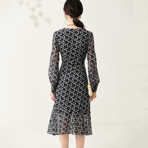 剩S/M/L/XL 芳外【纺纱兔年印花雪纺裙】2025春季新款轻薄微透鱼尾裙 商品图7