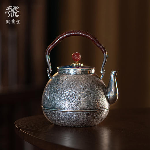 鹤鼎堂 闻天系列德音汤沸錾刻富贵牡丹青花瓷盖纯银（缺货） 商品图1