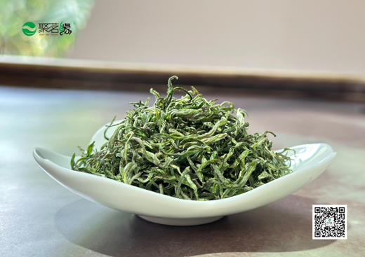 春茶上市｜保靖黄金茶1号（明前精品）开园头采 形美色绿味醇鲜甜爽嫩满满氨基酸和甜玉米香以及带有鲜美土鸡汤味儿～聚茗缘牌黄金茶，值得全国茶友信赖和喜欢。轻奢锡罐礼盒装，净含量100g（50g*2罐） 商品图4