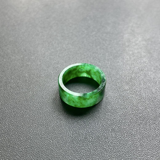 糯种阳绿辣色翡翠圆环 商品图4