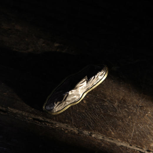 乾茂号/纯银山石  银山铜底搁架 摆件茶道配件   长约5.3cm 商品图6