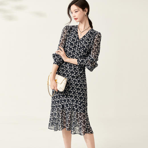 剩S/M/L/XL 芳外【纺纱兔年印花雪纺裙】2025春季新款轻薄微透鱼尾裙 商品图0