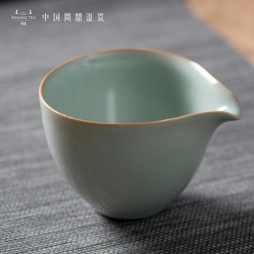 问鼎汝瓷鼎峰系列老款天青圆融公杯 商品图1