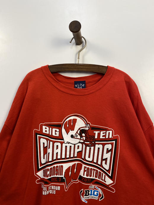 Y2K Vintage BLUE 84 NCAA 美国大学体育协会 威斯康星大学 短袖T恤 _SST(XL) 商品图0