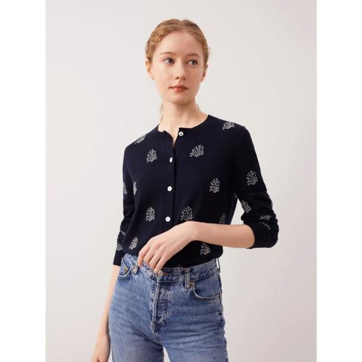 3楼珍贝丝绒烫饰提花女开衫 商品图2