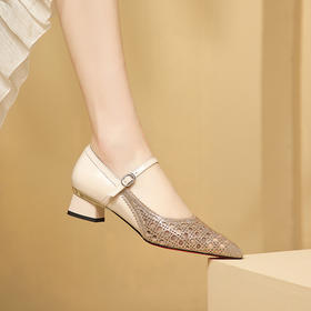 舒适简约，超纤皮镂空尖头低跟凉鞋XL555