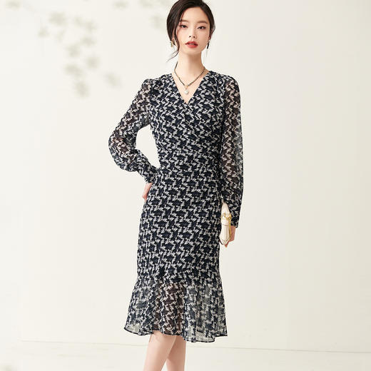剩S/M/L/XL 芳外【纺纱兔年印花雪纺裙】2025春季新款轻薄微透鱼尾裙 商品图3