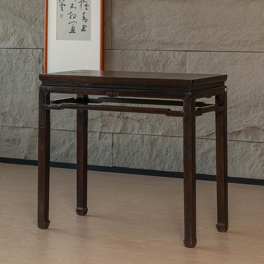 清中期 紫檀束腰罗锅枨马蹄腿云纹半桌 商品图4