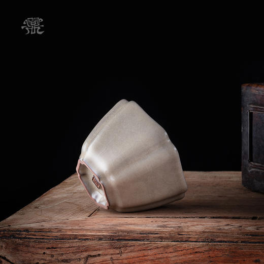 问鼎哥窑 致巧款 寿方杯 商品图2